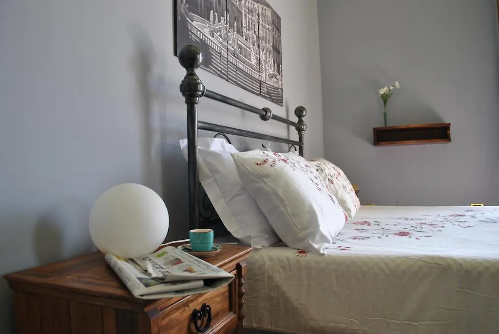 Bed and Breakfast Antica Dimora Palermo 3*,  Italia